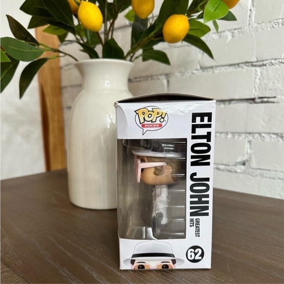 NWT Elton John Farewell Yellow Brick Rd Swag Bundle VIP Bag Set + Funko Pop NIB - Picture 11 of 17